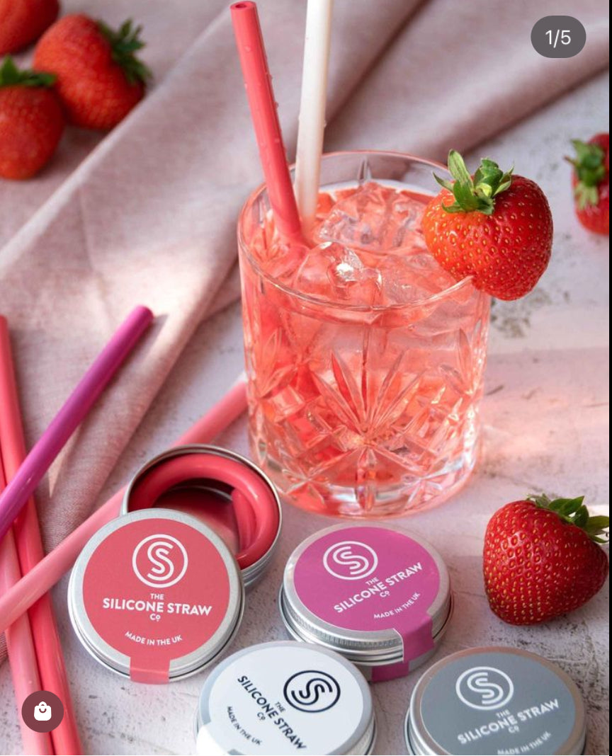 Single Silicone Straw in a Tin