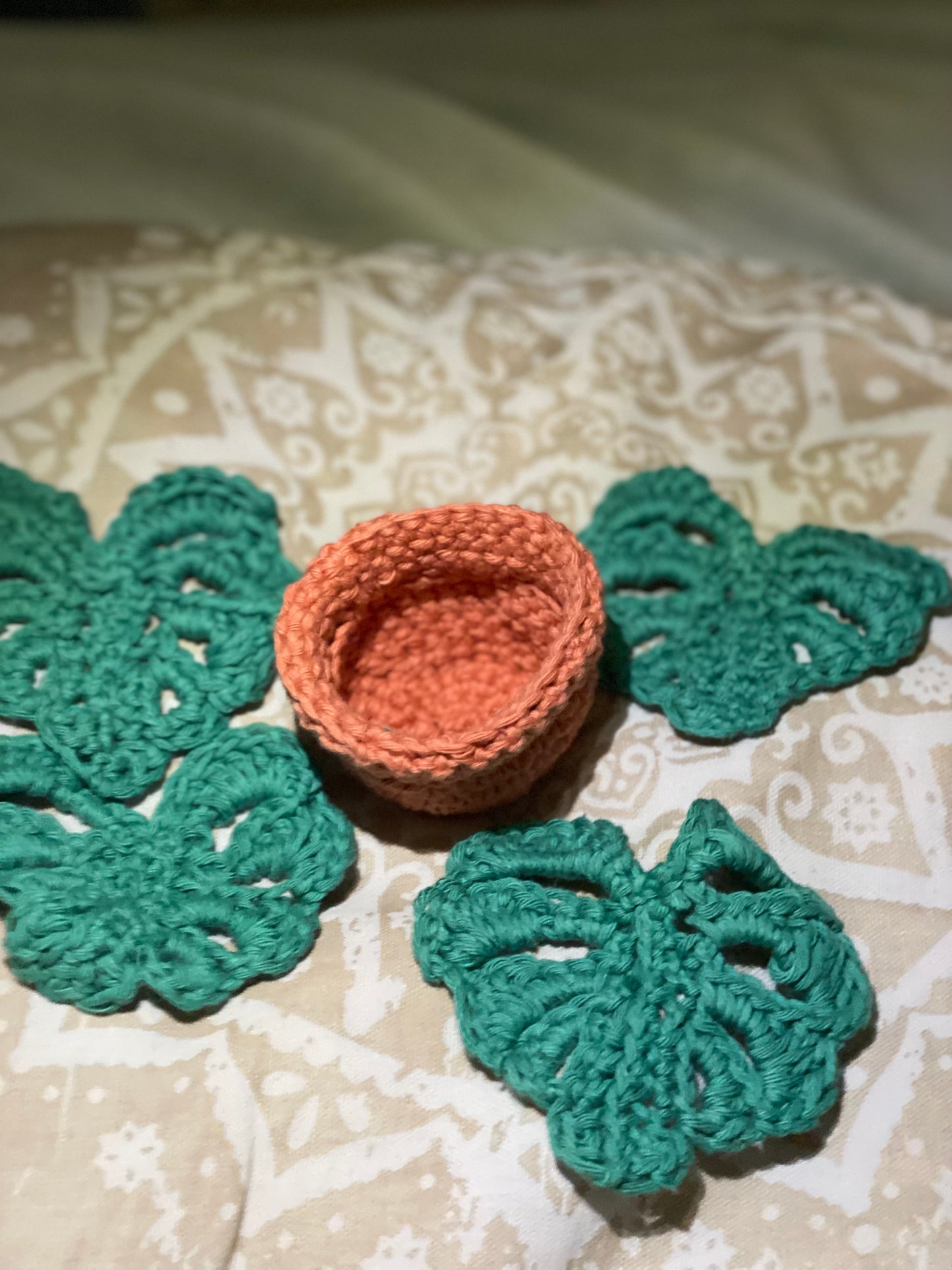 Crochet Monstera Leaf coaster set, succulent, gift for a plant lover or Gardner,  cotton yarn, eco friendly, coffee, tea, drink, fun